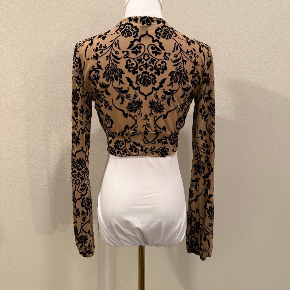 Windsor Burnout Velvet Tie Front Long Sleeve Floral Crop Top Tan Black Small - Picture 3 of 9